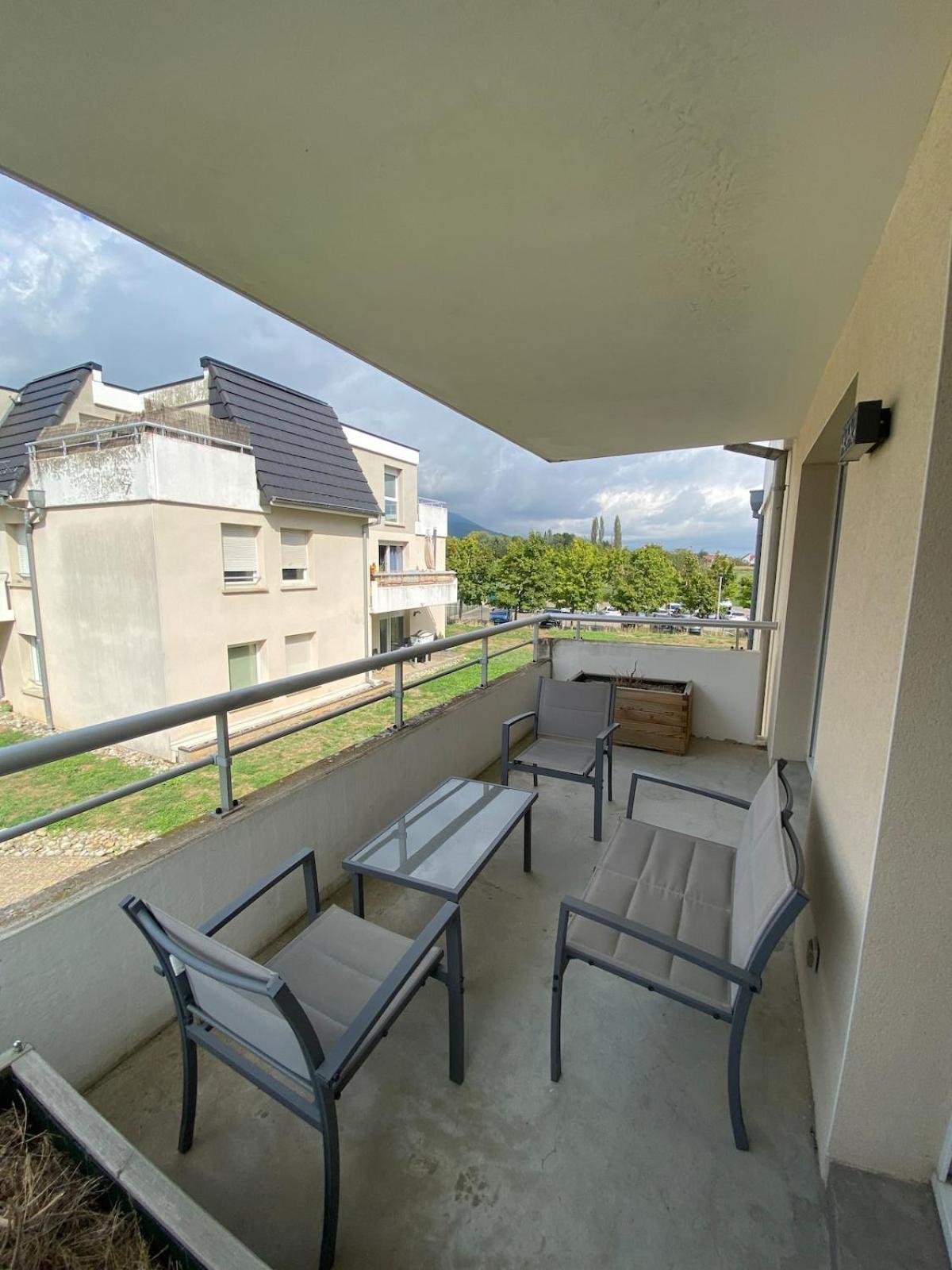 U1 Chaleureux Appartement Avec Balcon A Uffholtz エクステリア 写真